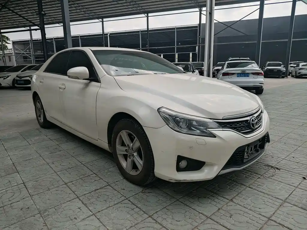 Toyota Reiz — миниатюра 3