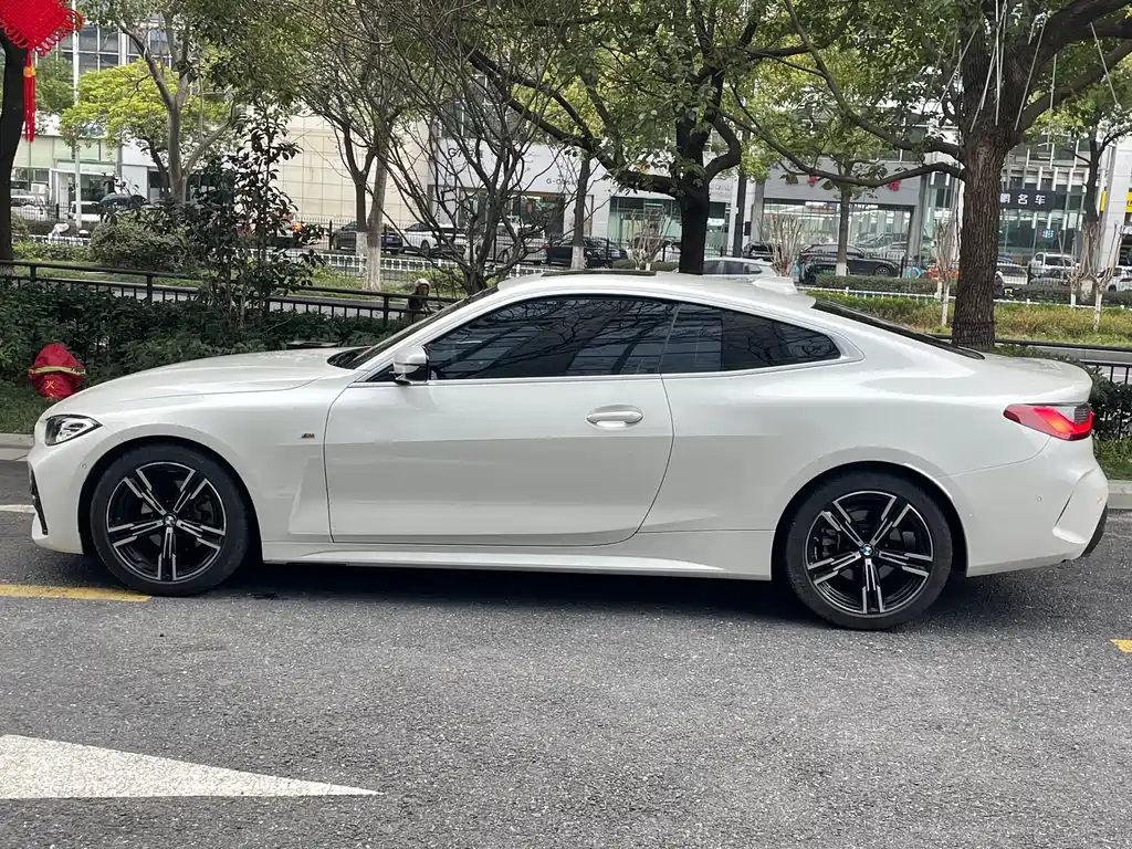 BMW 4 SERIES