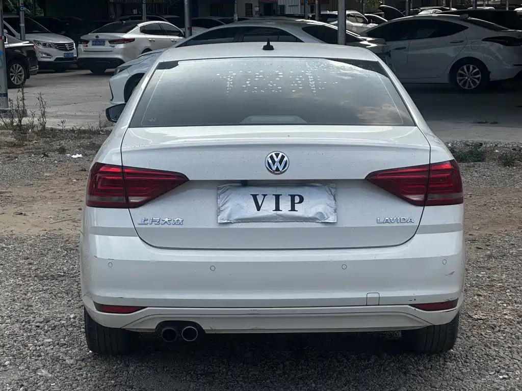 Volkswagen Lavida — миниатюра 5