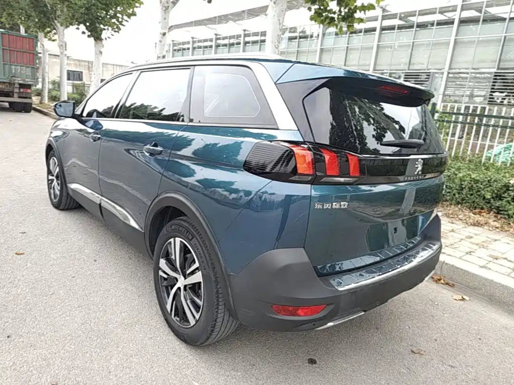 Peugeot 5008 — миниатюра 5