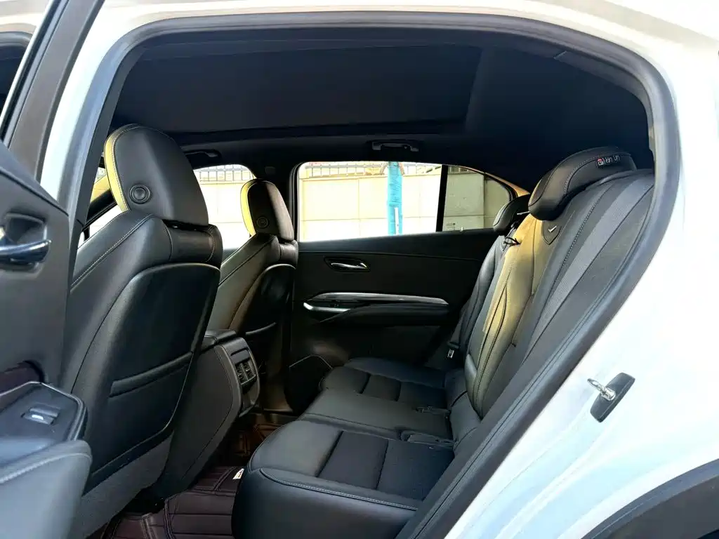 Cadillac XT4 — миниатюра 6