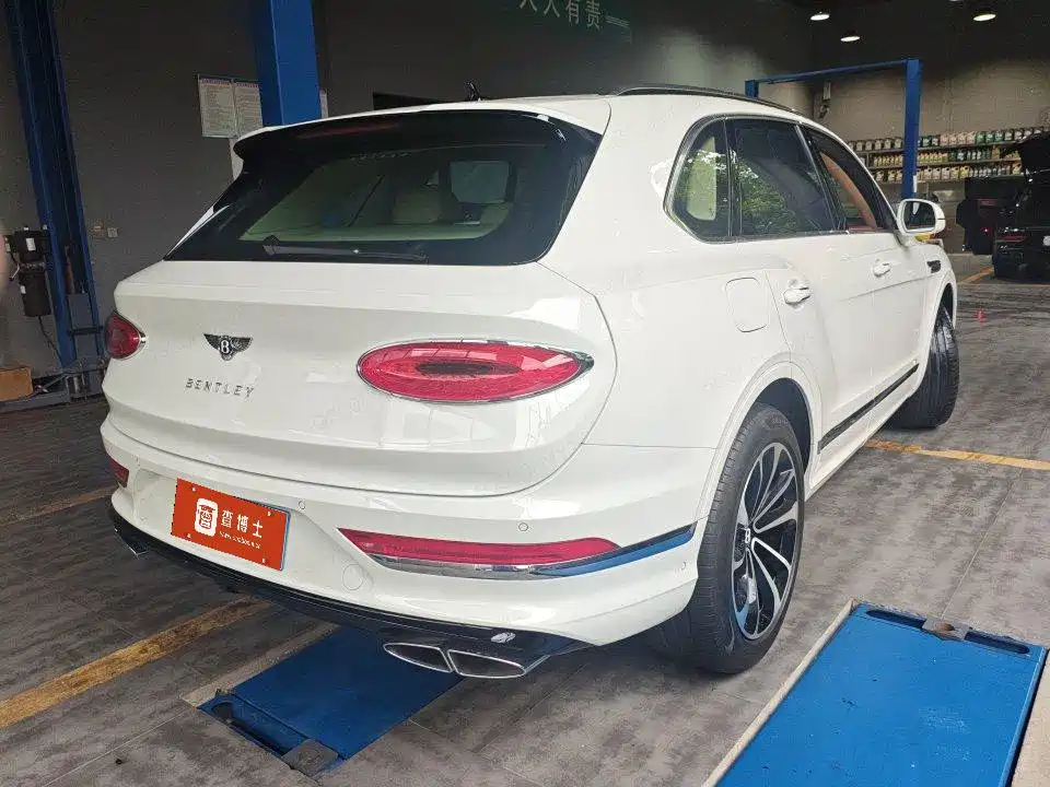 Bentley Bentayga — миниатюра 2