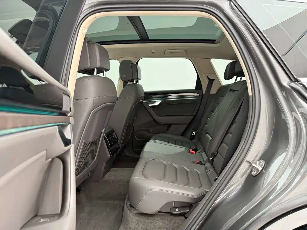 Volkswagen Touareg — миниатюра 19