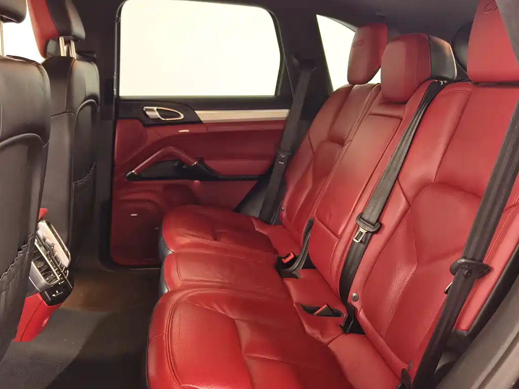 Porsche Cayenne — миниатюра 11