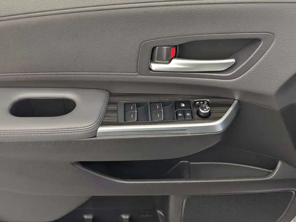 Toyota Sienna — миниатюра 15