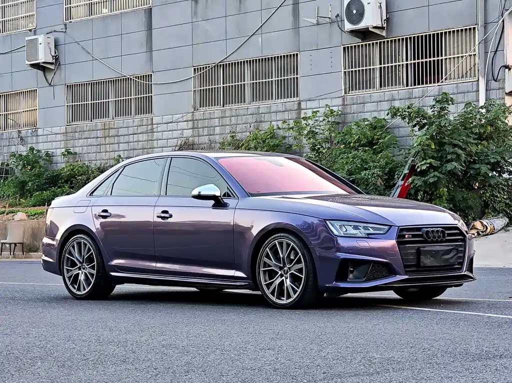 AUDI S4