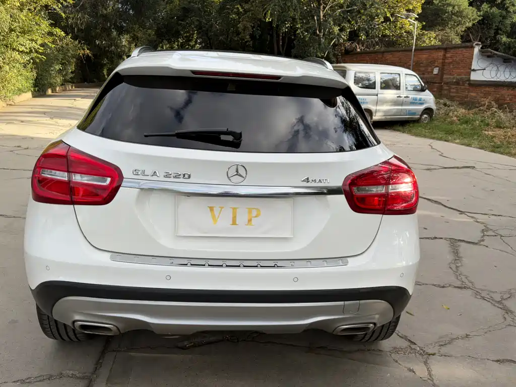 Mercedes-Benz GLA — миниатюра 11