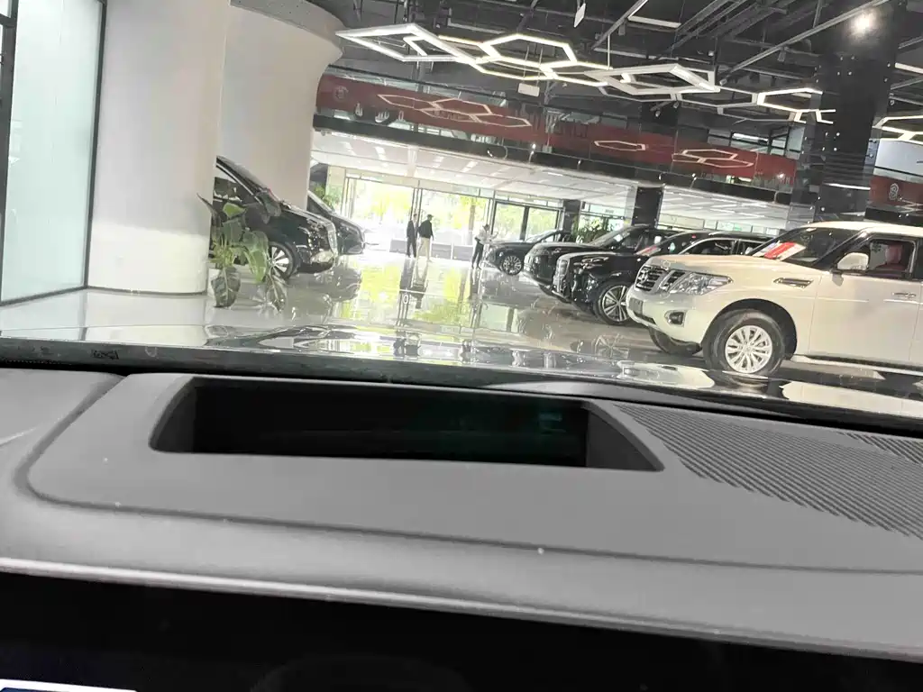BMW 5 Series — миниатюра 14