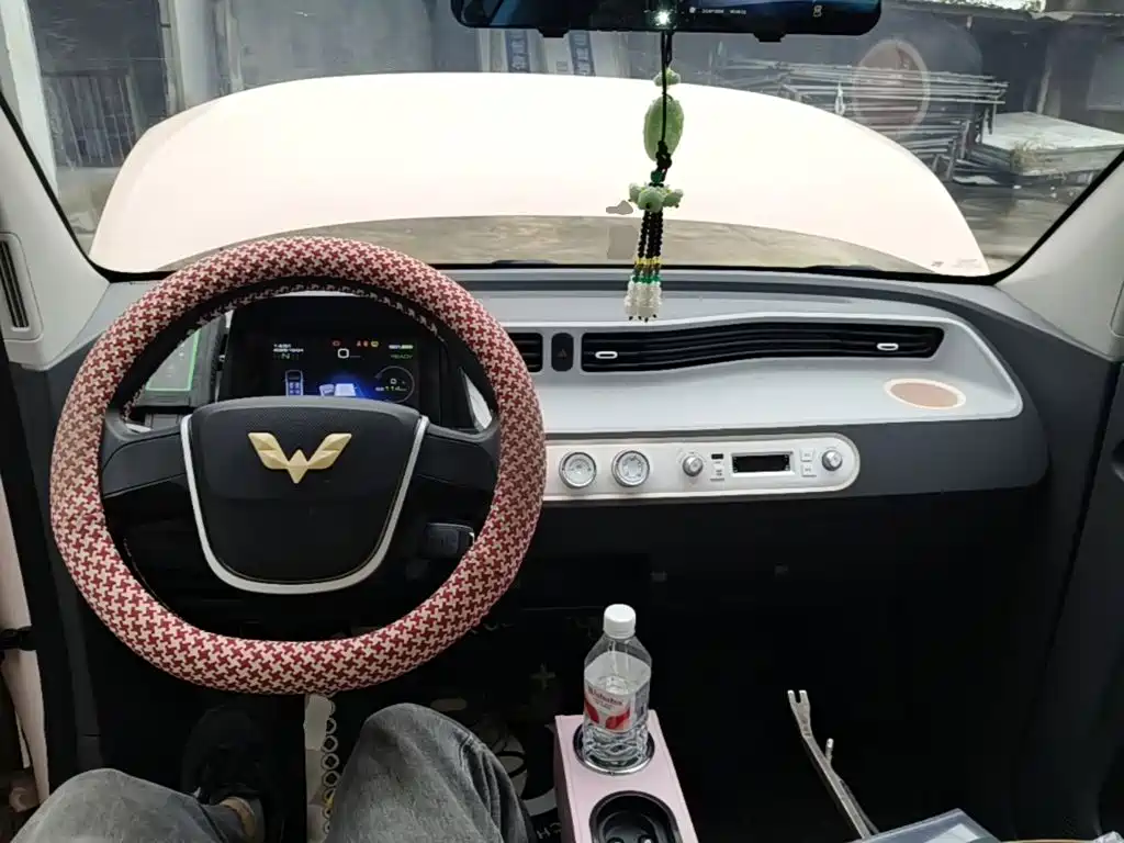 Wuling MINIEV — миниатюра 10