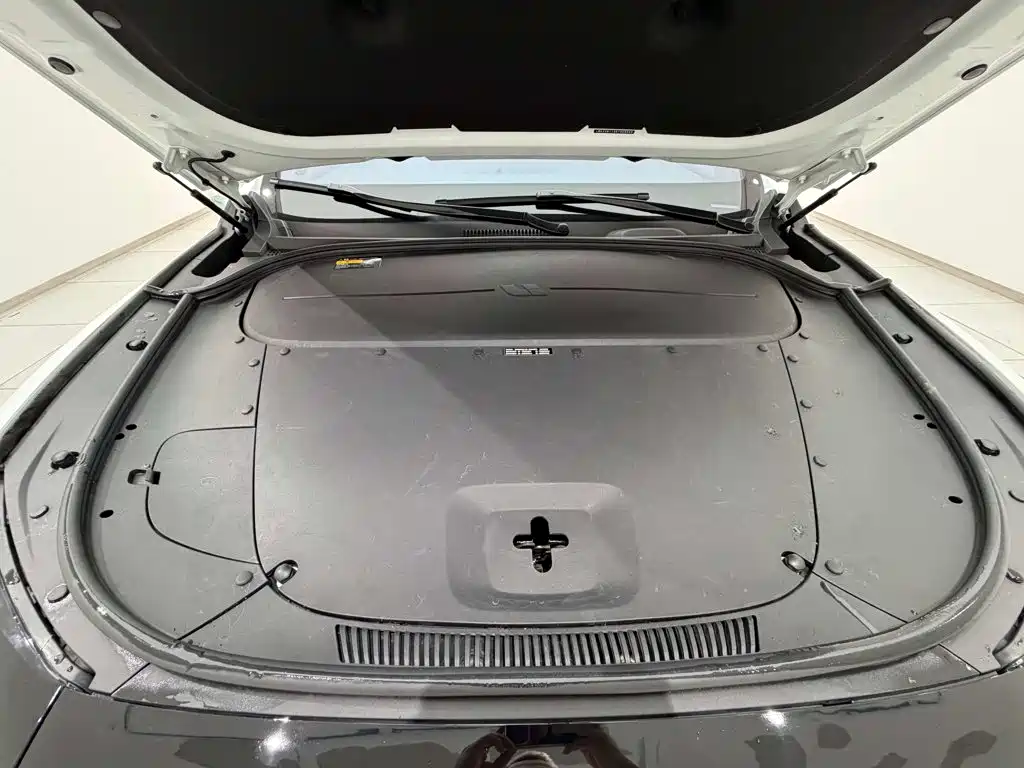 Li Auto Li ONE — миниатюра 11