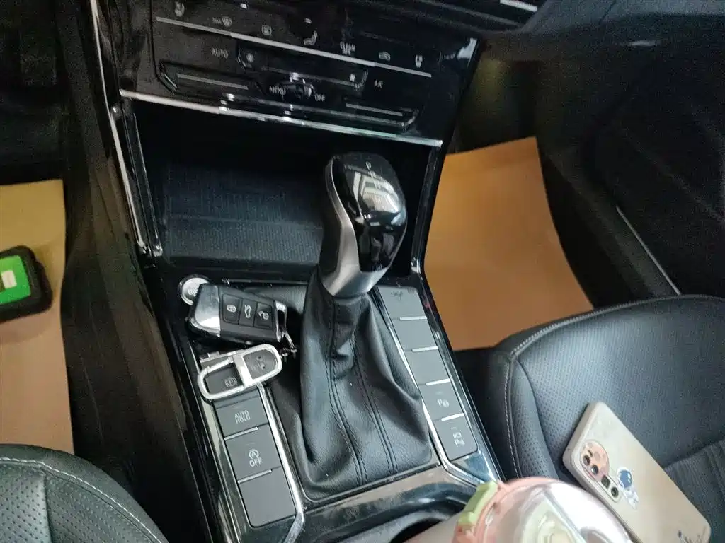 Volkswagen Passat 2023 330TSI Luxury
