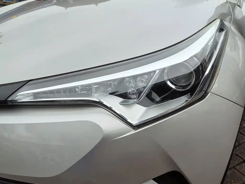 Toyota C-HR — миниатюра 9