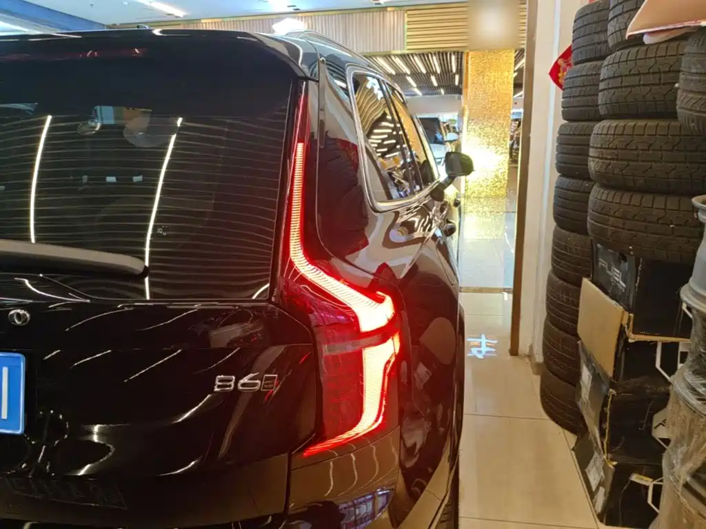 Volvo XC90 — миниатюра 8