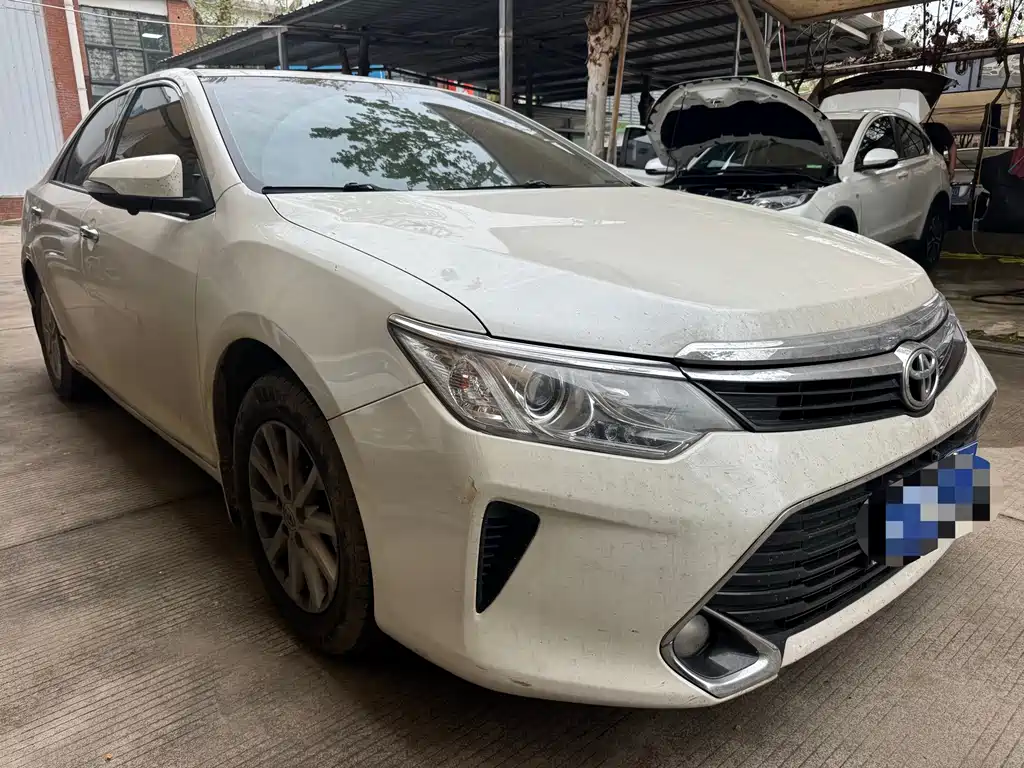 Toyota Camry — миниатюра 3
