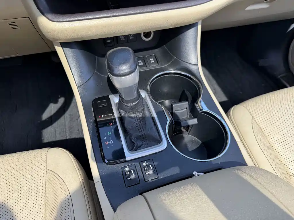 Toyota Highlander — миниатюра 10