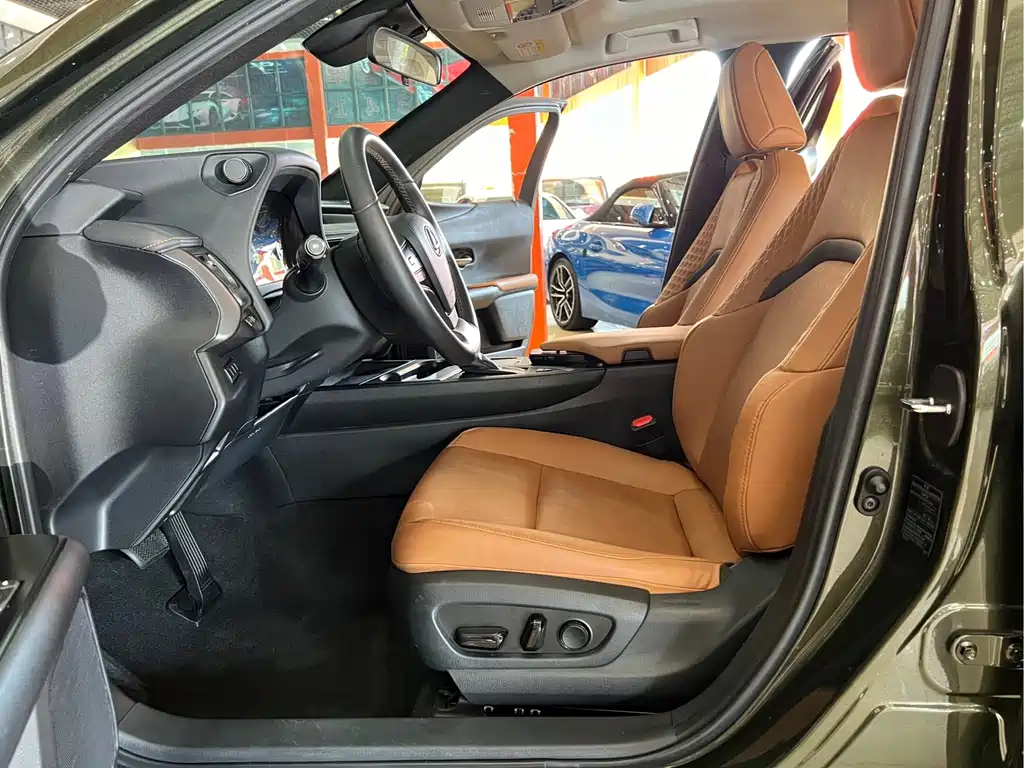 Lexus UX — миниатюра 7