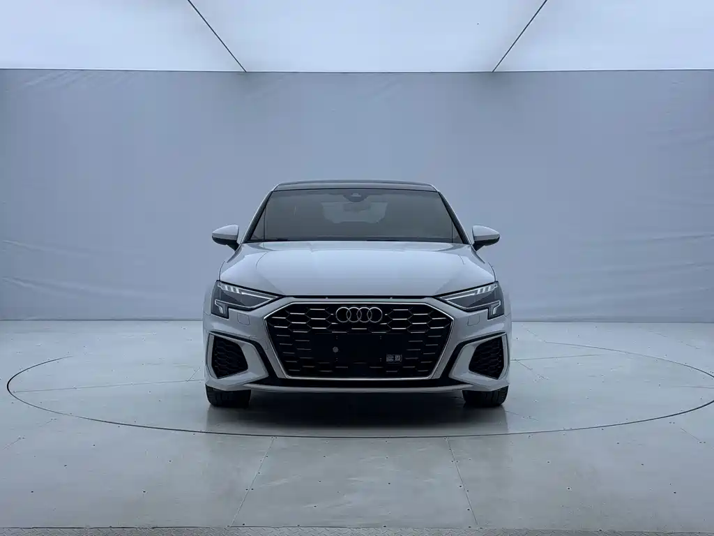 Audi A3 2023 — фото 2