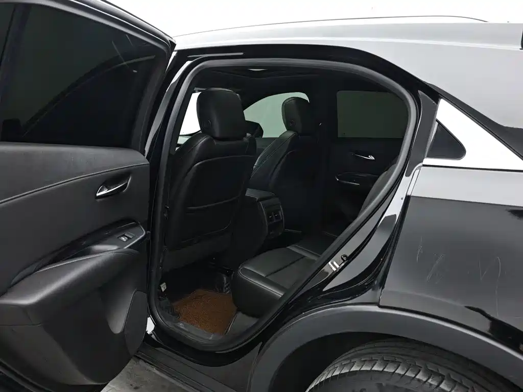 Cadillac XT4 — миниатюра 15
