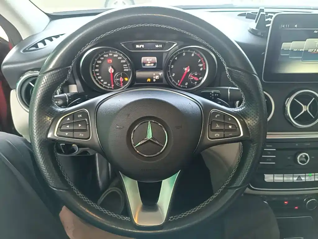 Mercedes-Benz GLA — миниатюра 11