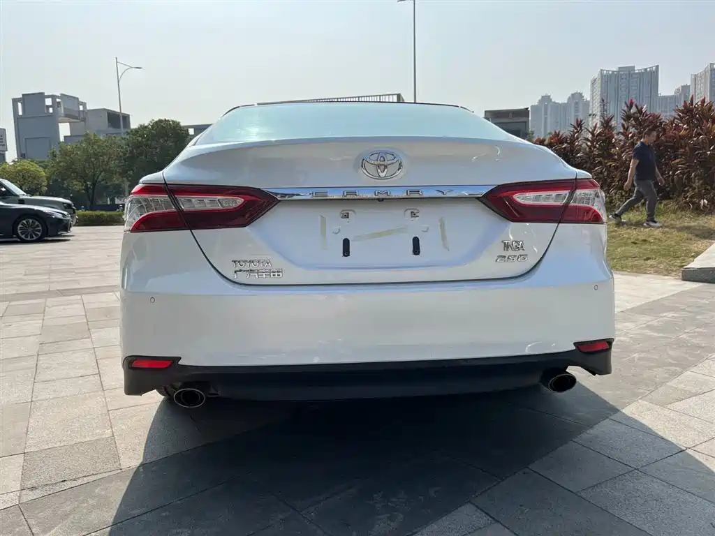 Toyota Camry 2018 2.5G Luxury