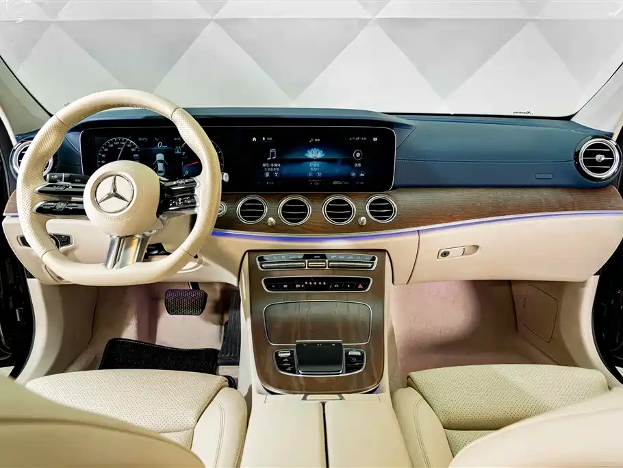 Mercedes-Benz E-Class — миниатюра 12