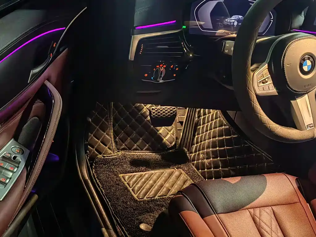BMW 5 Series — миниатюра 7