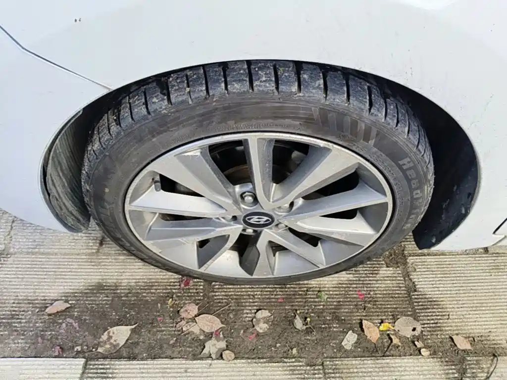 Hyundai Elantra Langdong — миниатюра 23
