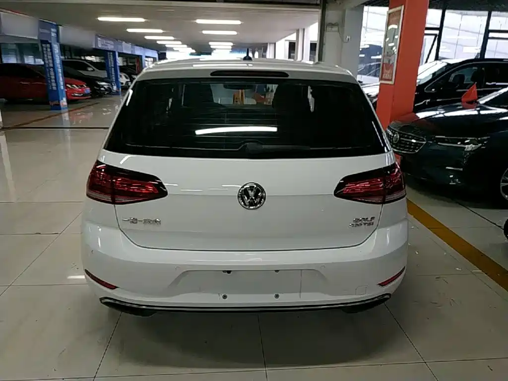 Volkswagen Golf — миниатюра 6