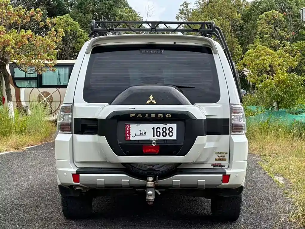 Mitsubishi Pajero (Import) — миниатюра 8