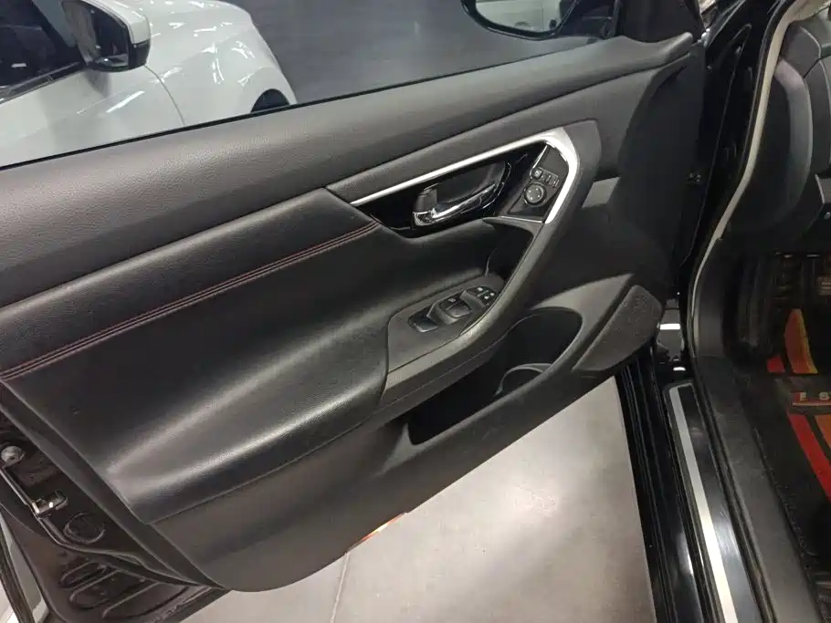 Nissan Teana — миниатюра 7