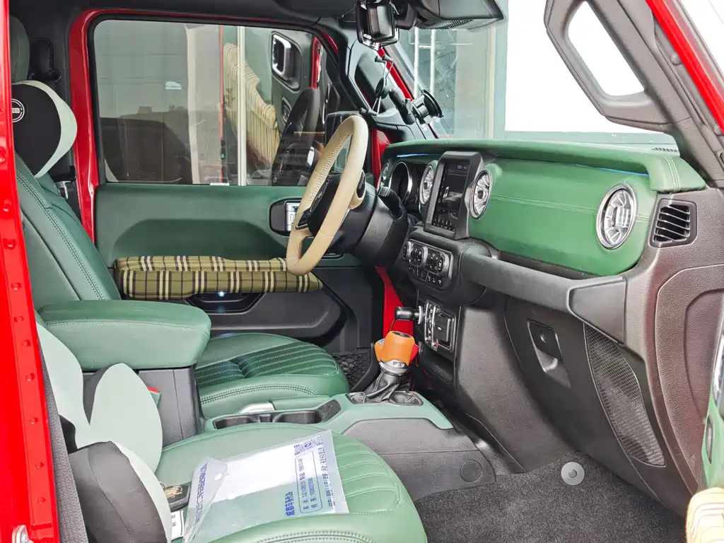 Jeep Wrangler PHEV — миниатюра 10