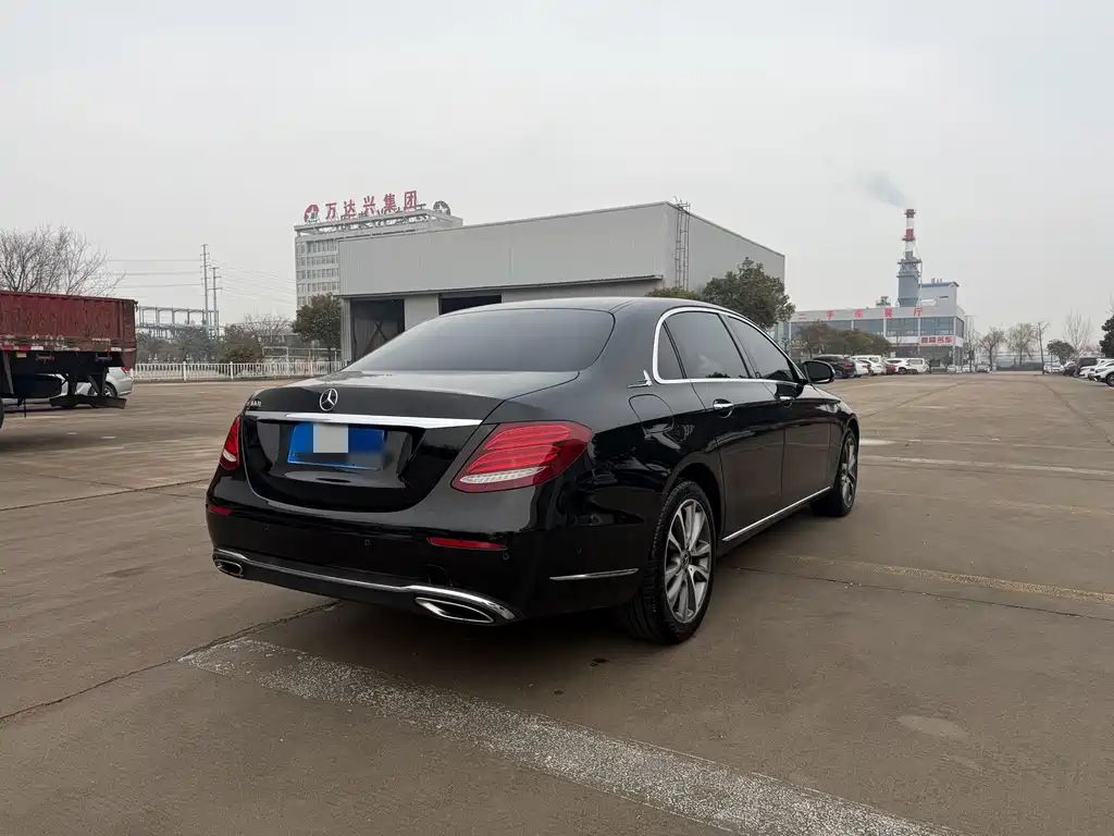 MERCEDES-BENZ E CLASS