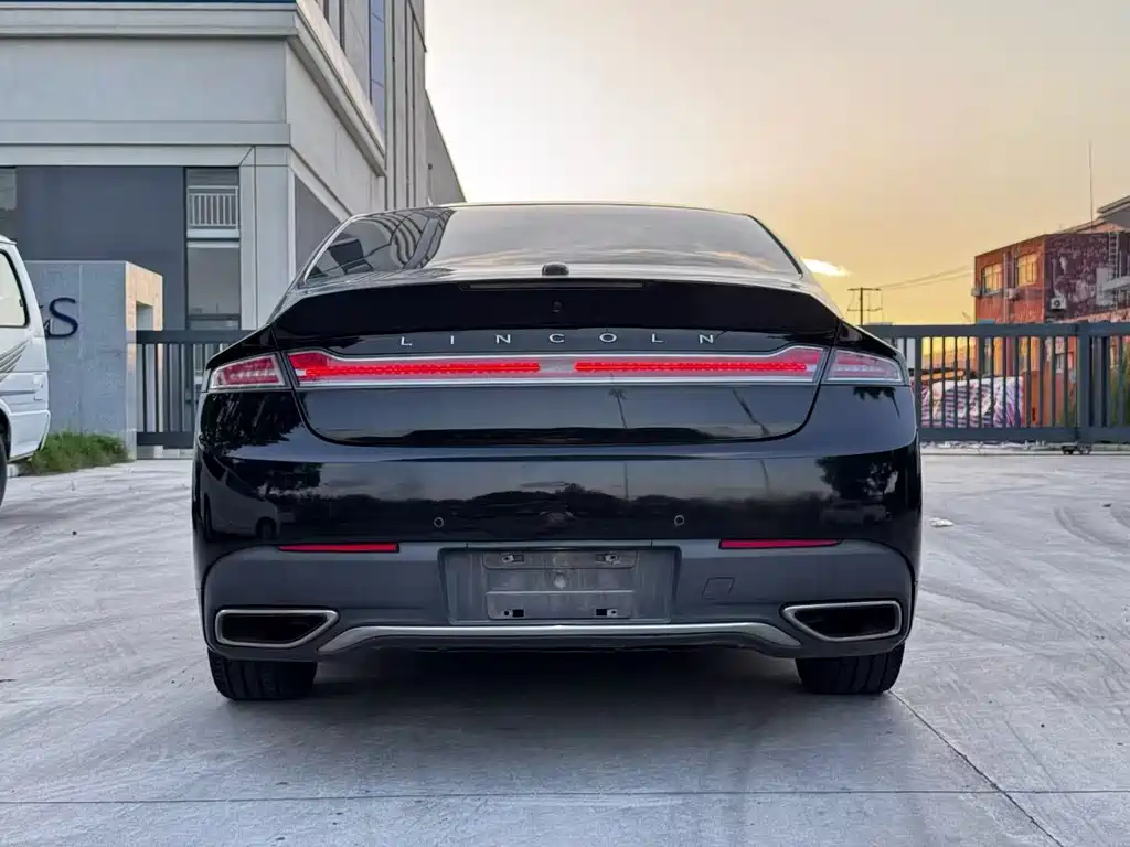Lincoln MKZ — миниатюра 7