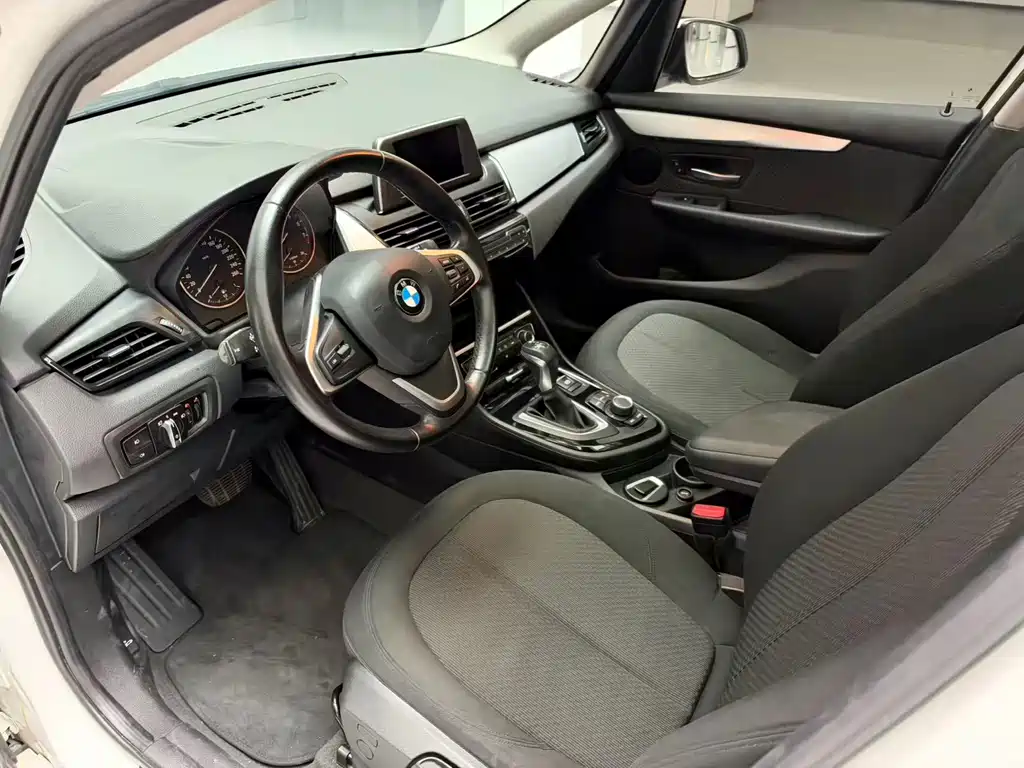 BMW 2 Series Active Tourer — миниатюра 11