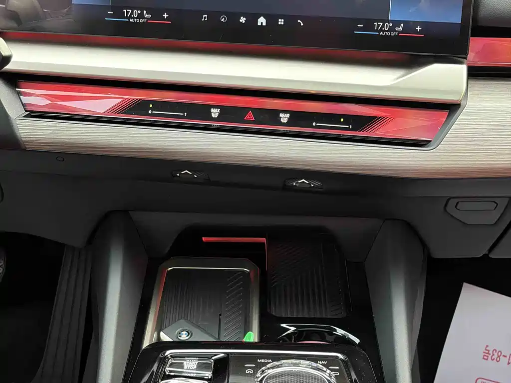 BMW 5 Series — миниатюра 20