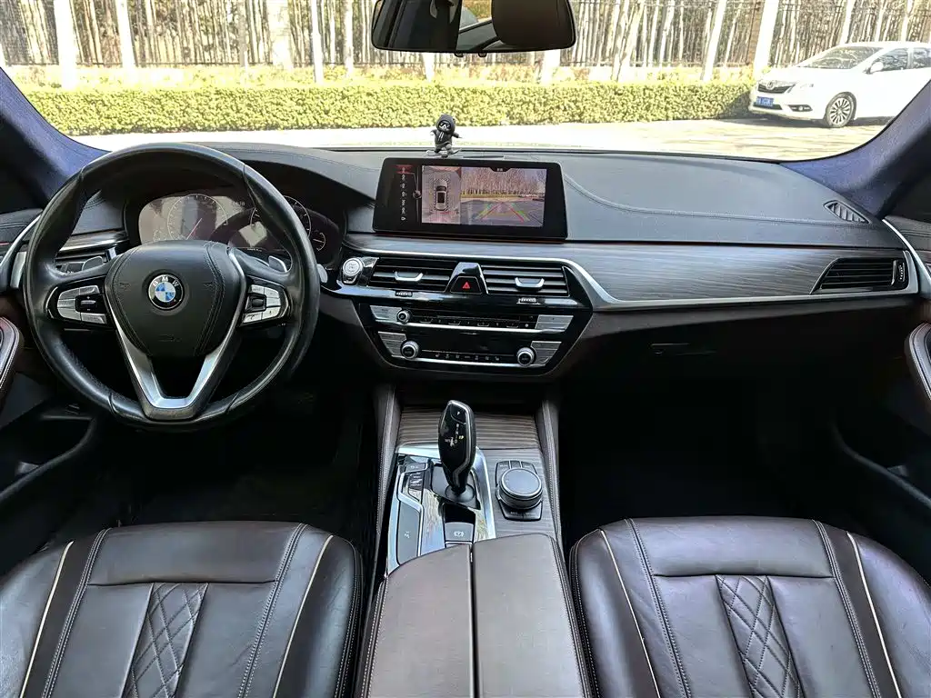 BMW 5 SERIES