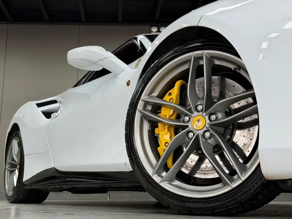 Ferrari 488 — миниатюра 4