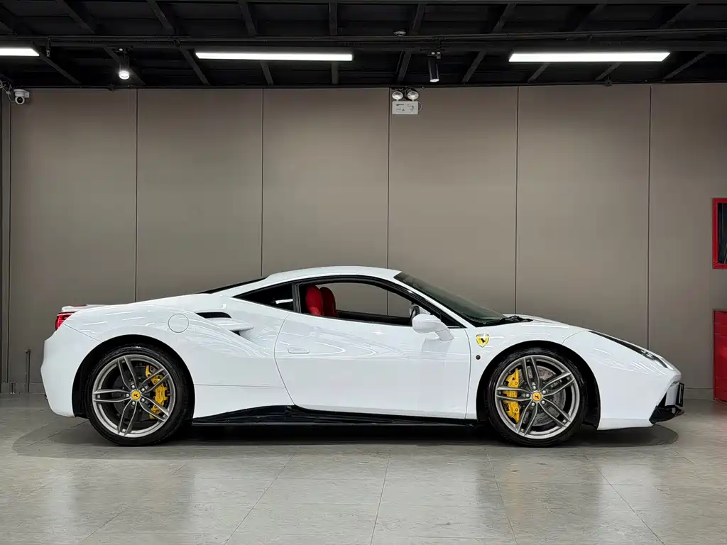 Ferrari 488 — миниатюра 5