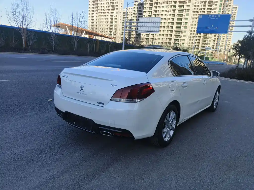PEUGEOT 508
