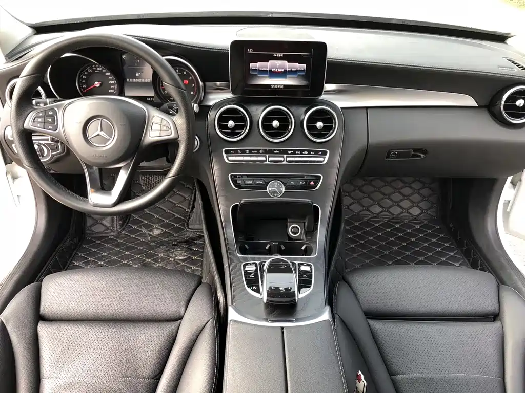 Mercedes-Benz C-Class — миниатюра 8