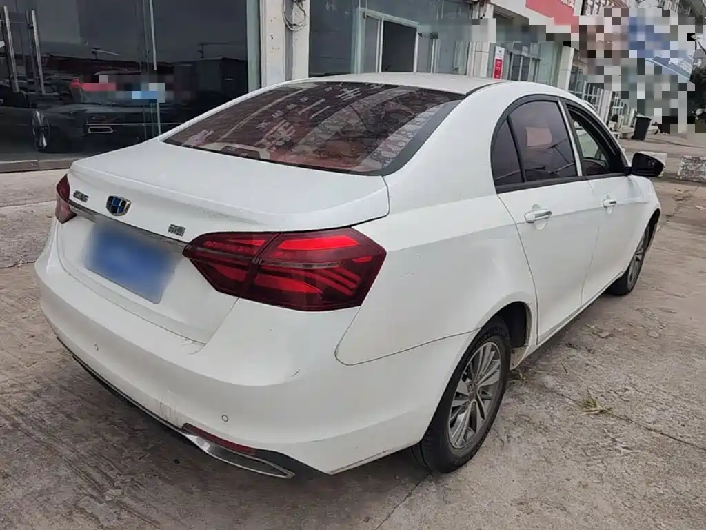 Geely Emgrand — миниатюра 7