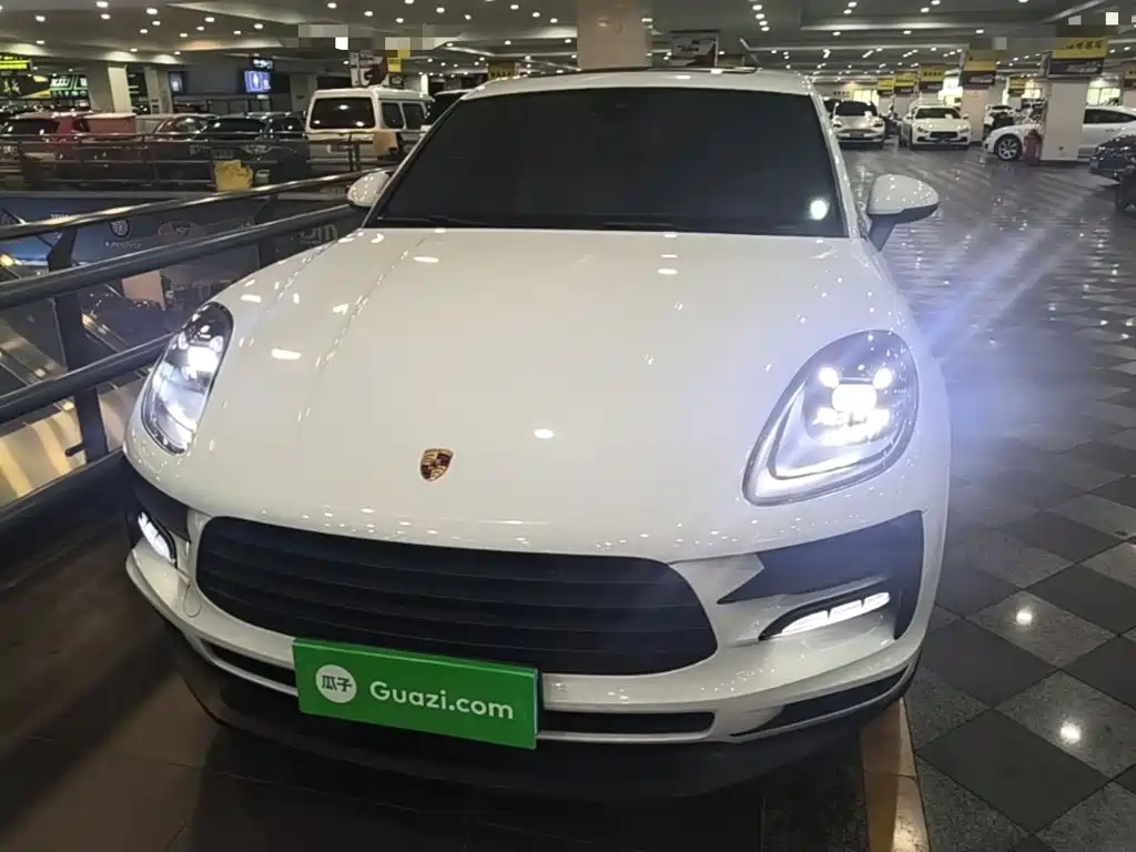 Porsche Macan — миниатюра 3