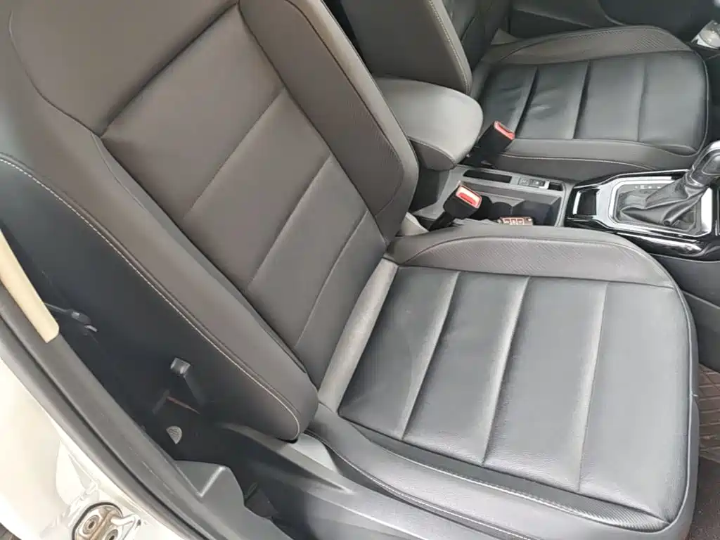 Volkswagen T-Roc — миниатюра 25