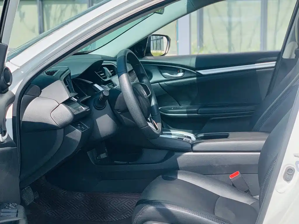 Honda Civic — миниатюра 9