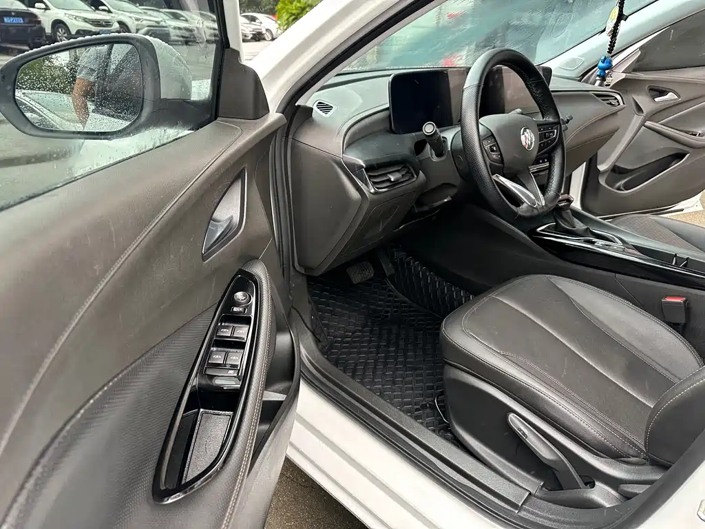 Buick Verano — миниатюра 12
