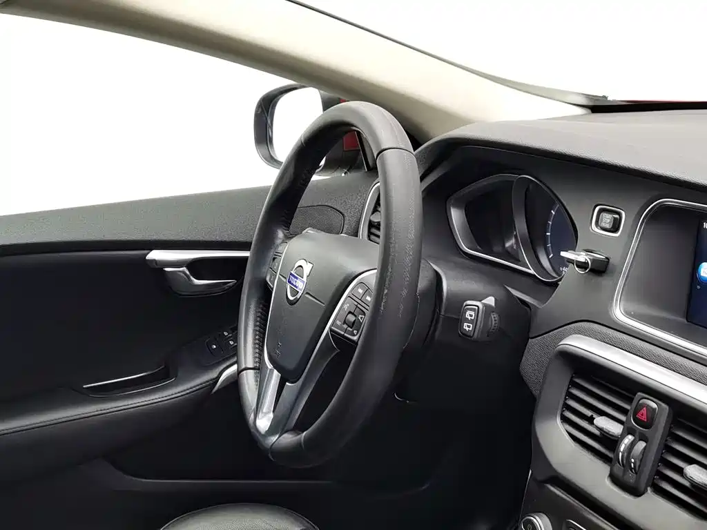 Volvo V40 — миниатюра 22