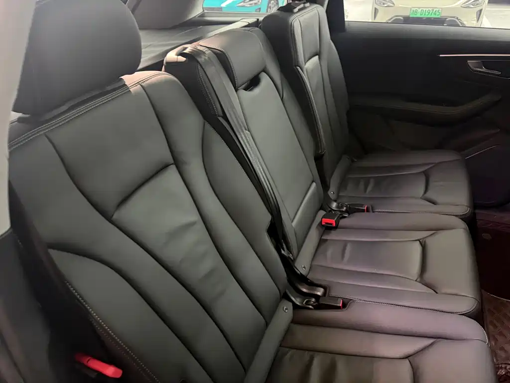 Audi Q7 — миниатюра 11