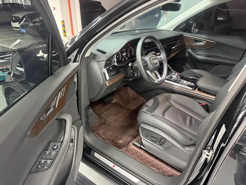 Audi Q7 — миниатюра 4