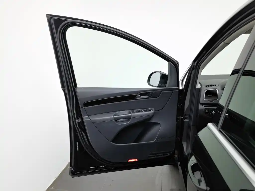 Volkswagen Sharan — миниатюра 8