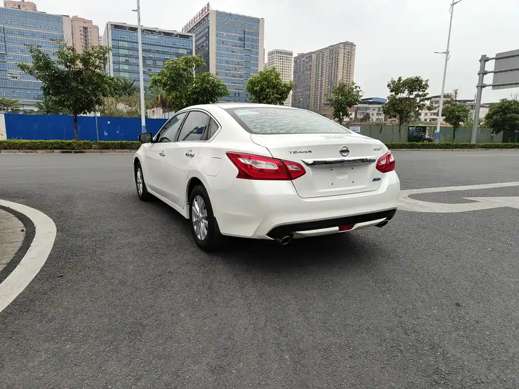 NISSAN TEANA